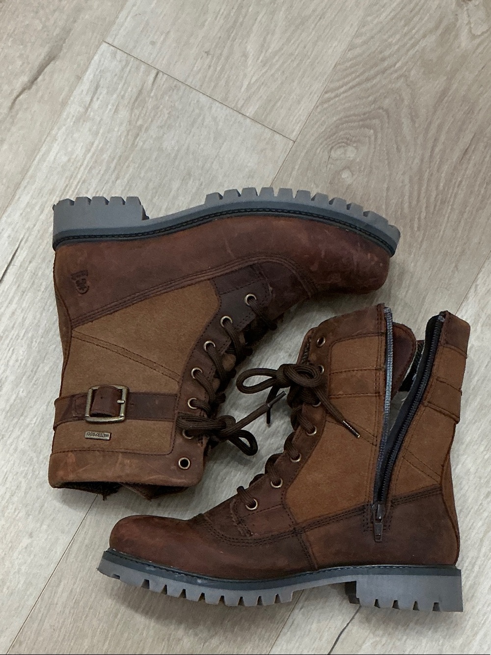 Kamik Brown Lace-Up Women's Boots - Picture 3 of 4